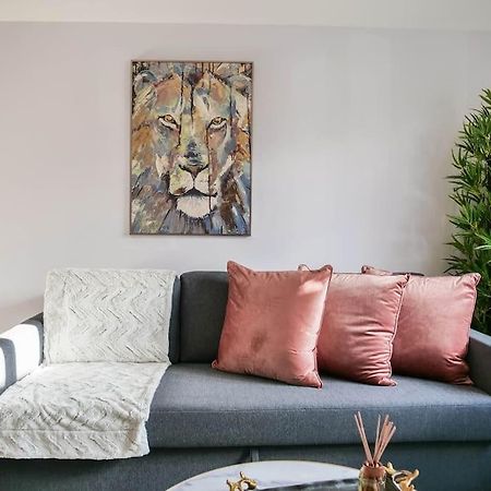 Stylish Retreat For Your Short Getaway Londra Exterior foto