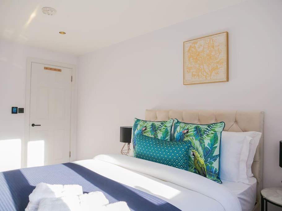 Stylish Retreat For Your Short Getaway Londra Exterior foto