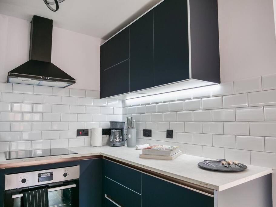 Stylish Retreat For Your Short Getaway Londra Exterior foto