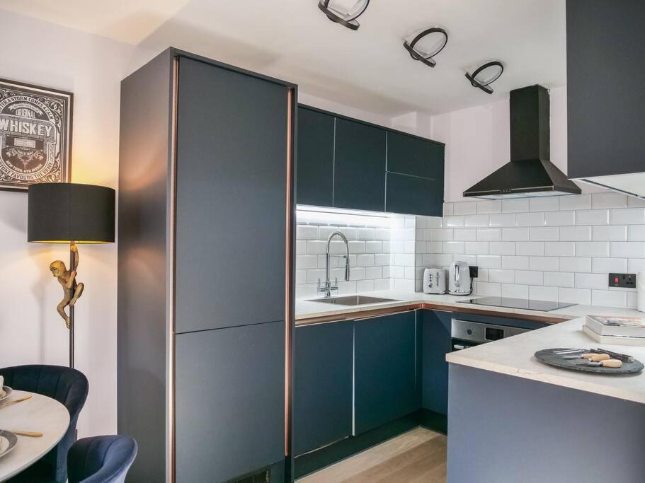 Stylish Retreat For Your Short Getaway Londra Exterior foto