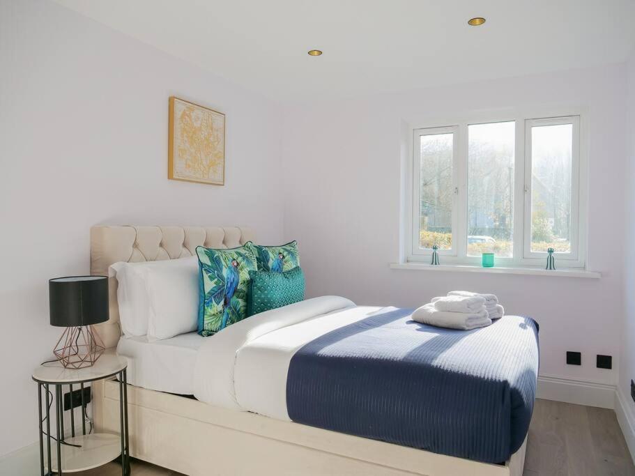Stylish Retreat For Your Short Getaway Londra Exterior foto