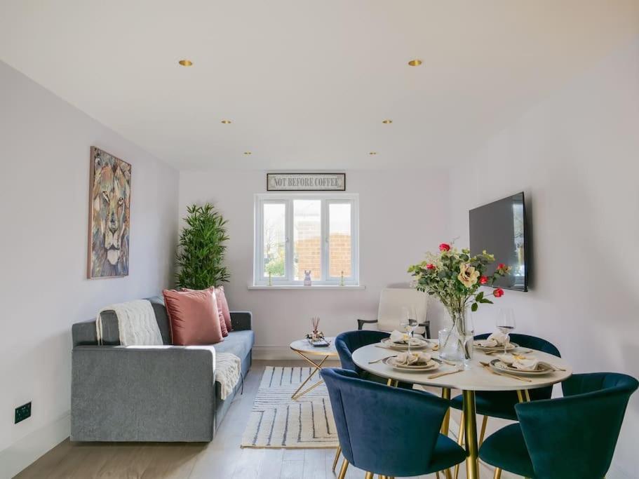Stylish Retreat For Your Short Getaway Londra Exterior foto